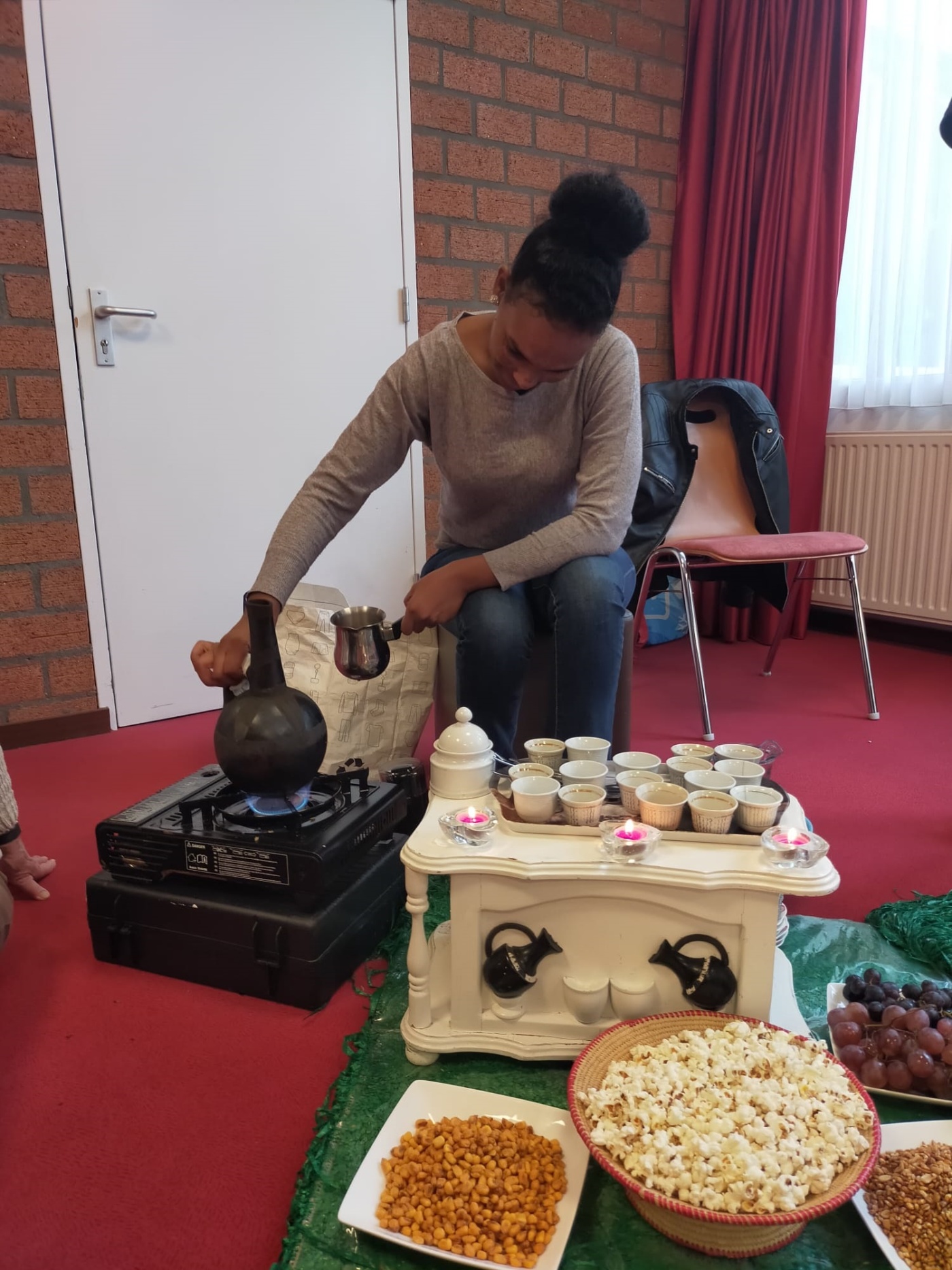 202310 Eritrese koffie ceremonie in de Meent.jpg