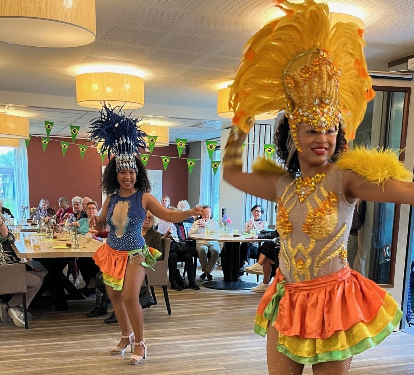 20242507 Openingsfeest Braziliaanse dansers.jpg